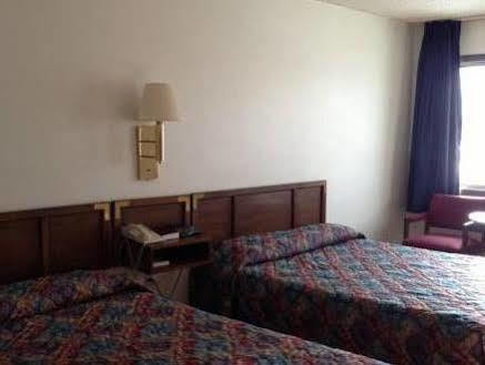 Americas Best Value Inn Laramie Exterior foto